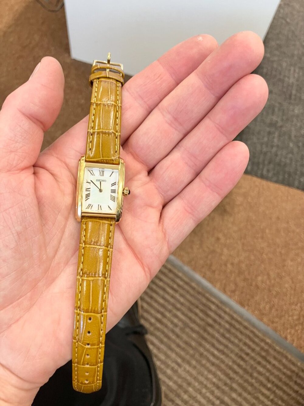 Seiko Women's Watch Mother Of Pearl Dial - Picture 3 of 5